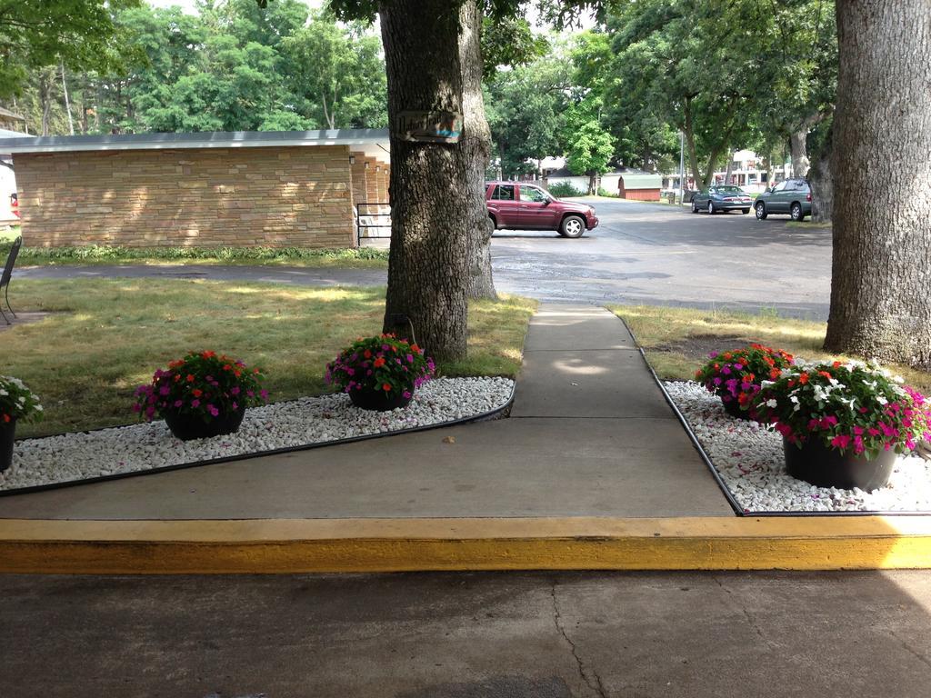Indian Trail Motel Wisconsin Dells Bagian luar foto