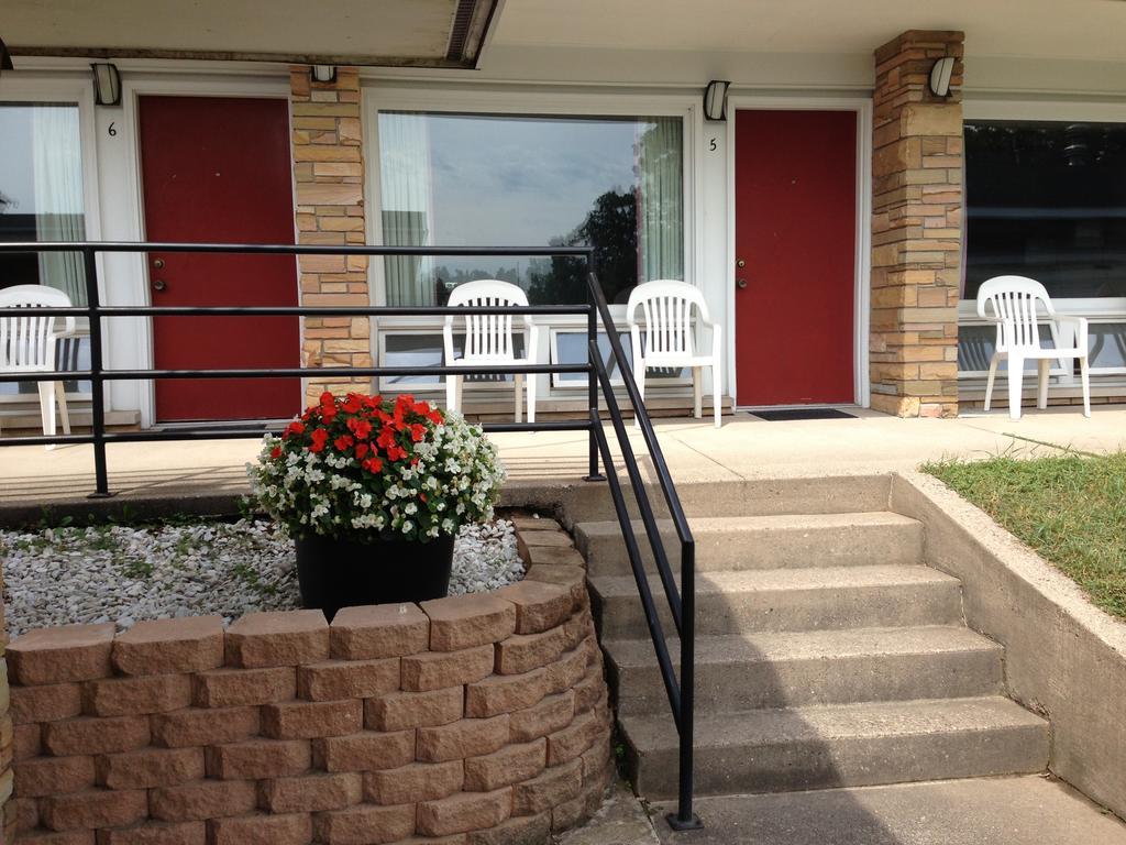 Indian Trail Motel Wisconsin Dells Bagian luar foto