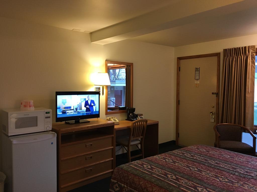 Indian Trail Motel Wisconsin Dells Bagian luar foto