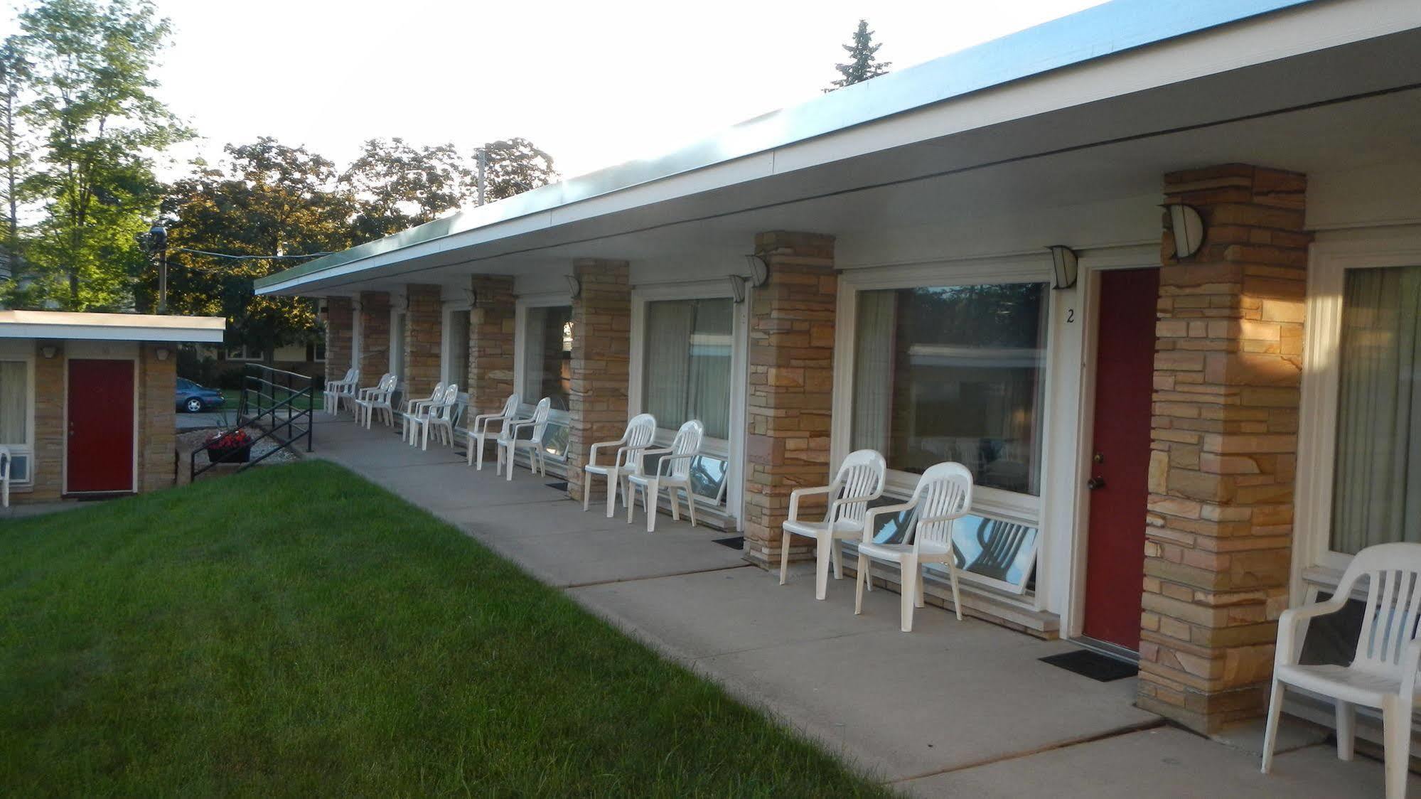Indian Trail Motel Wisconsin Dells Bagian luar foto