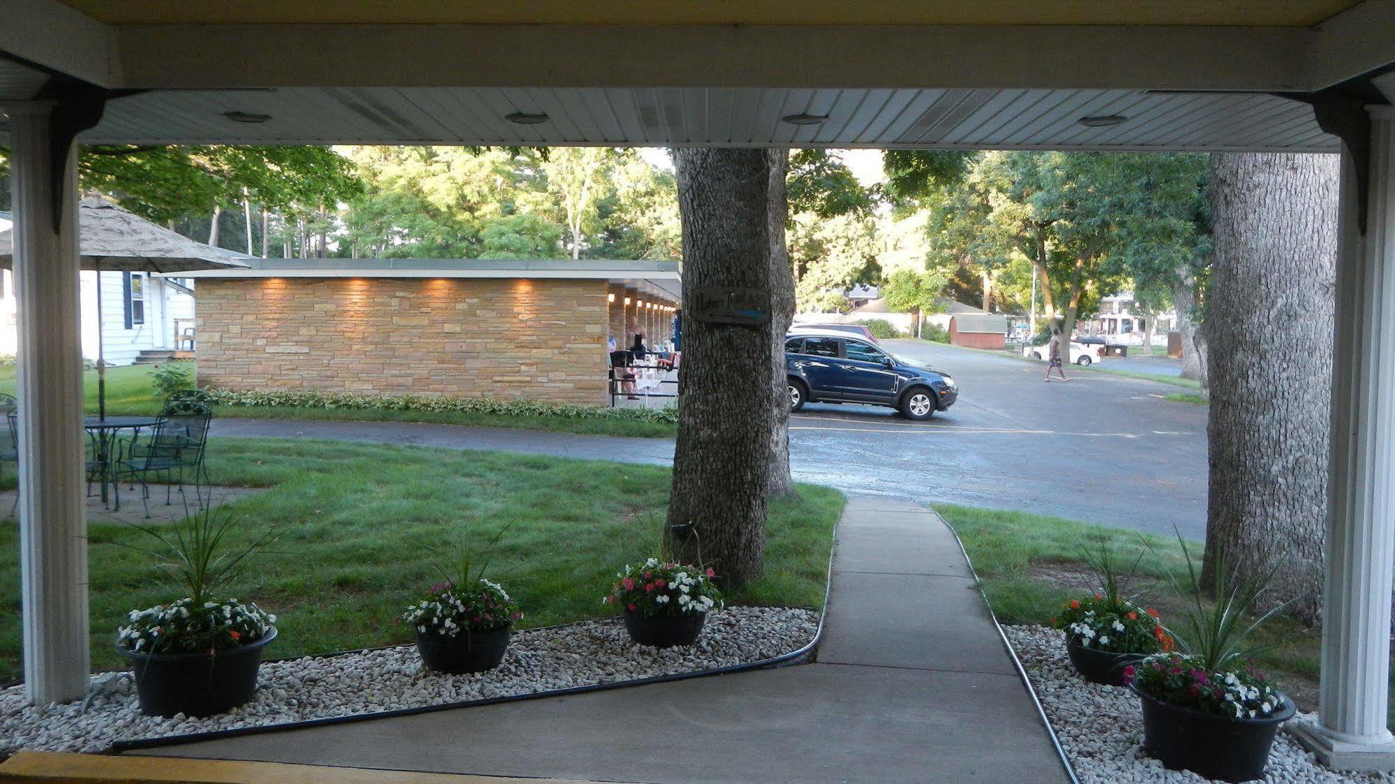 Indian Trail Motel Wisconsin Dells Bagian luar foto