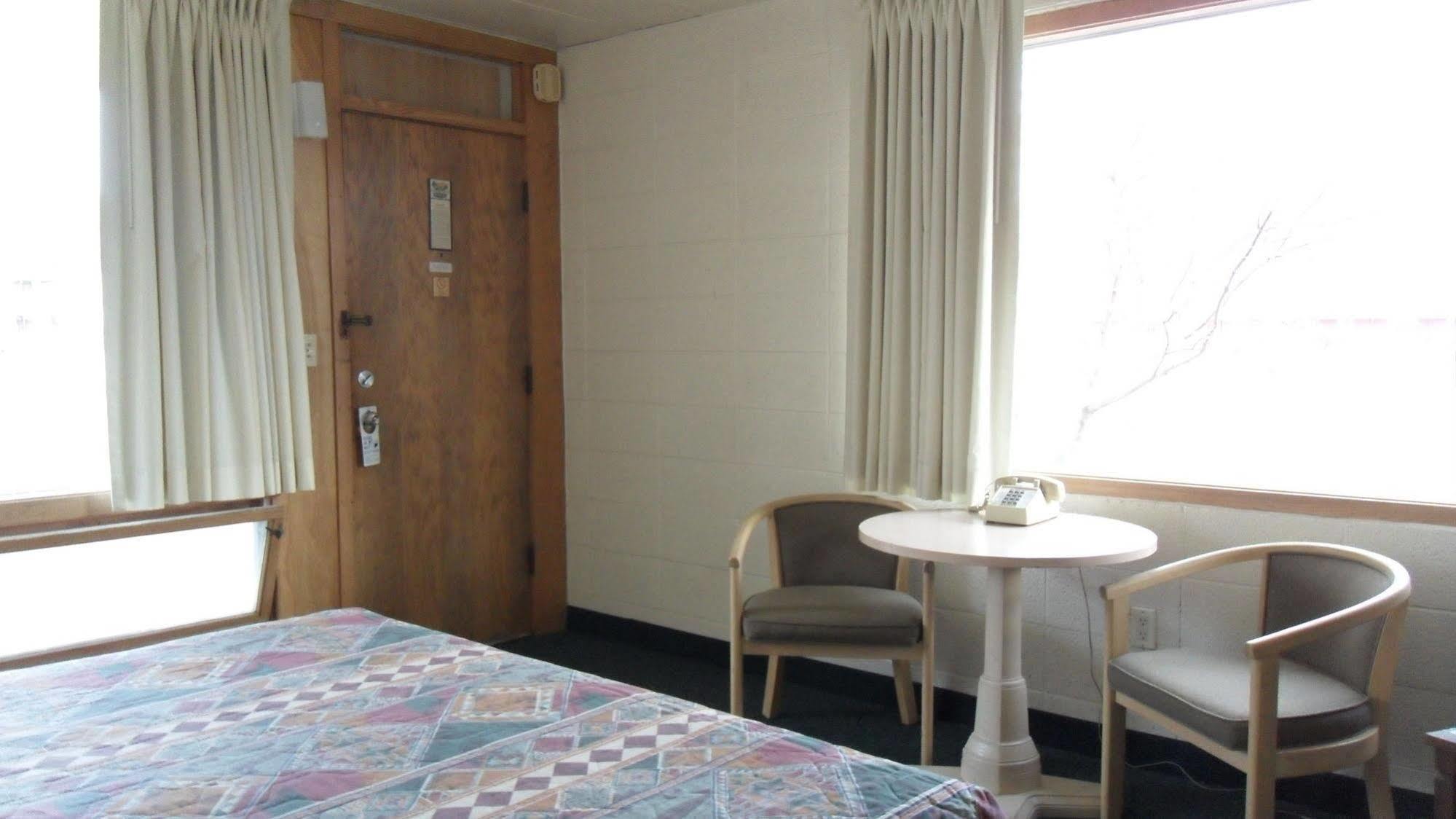 Indian Trail Motel Wisconsin Dells Bagian luar foto