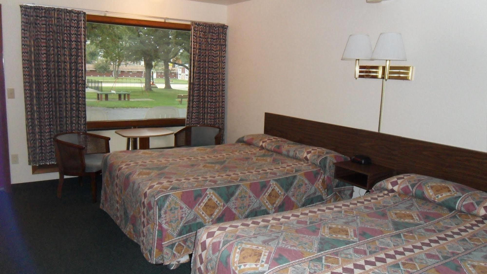 Indian Trail Motel Wisconsin Dells Bagian luar foto
