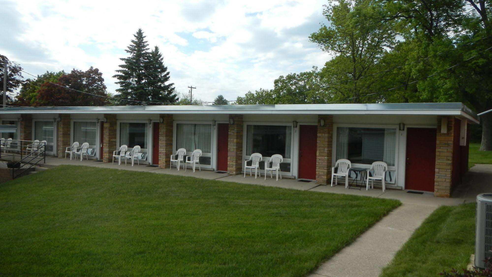 Indian Trail Motel Wisconsin Dells Bagian luar foto